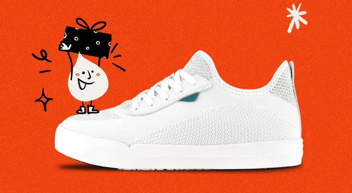 GIF of the Weekend Sneaker in Marble White.