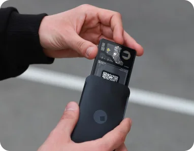 AirCard™ The first card-sized tracker