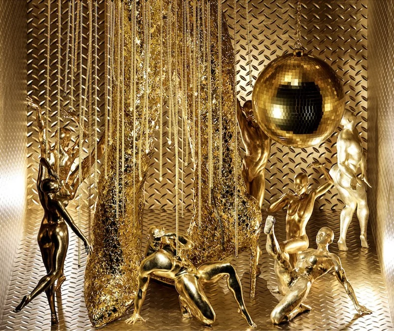 golden people dancing