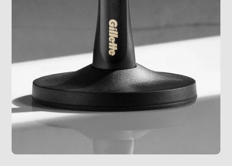 GilletteLabs with Exfoliating Bar Razor Black and Gold Edition