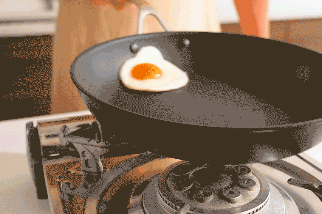Essential, everyday cookware for easier cooking and quicker cleanup. Save 70%, today only.