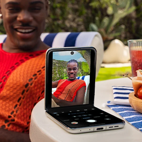motorola razr - 2025