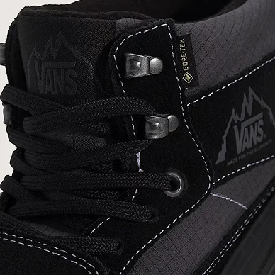Mountain Mid GORE-TEX Insulated Shoe