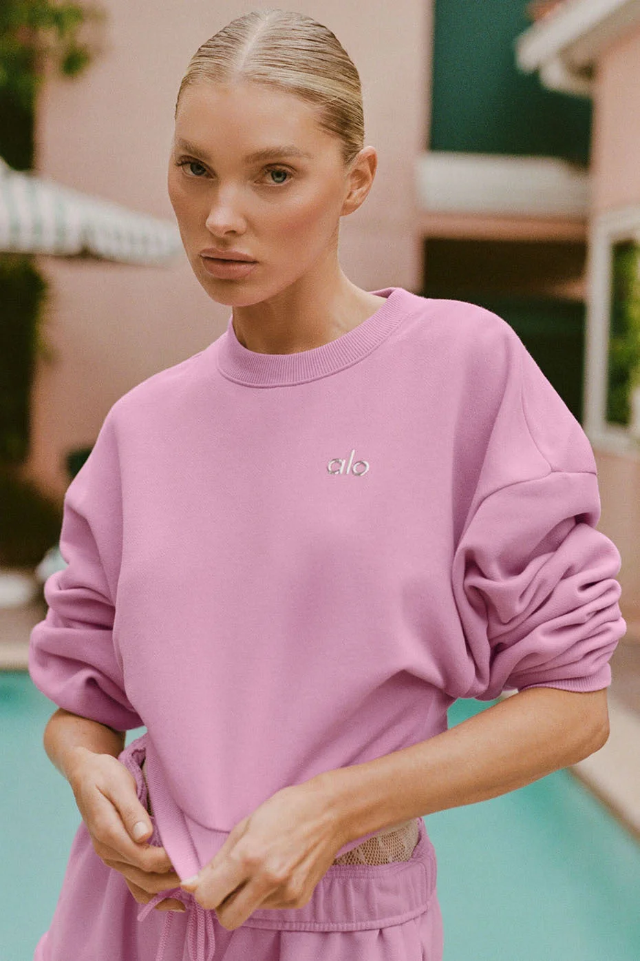 Cropped Accolade Crewneck - Candy Heart Pink