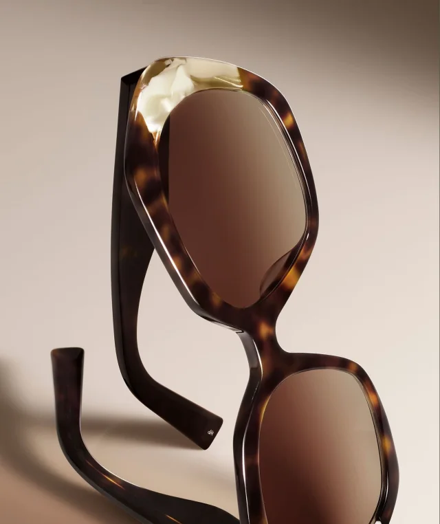 Mimi in Ristretto Tortoise with Marbled Opal