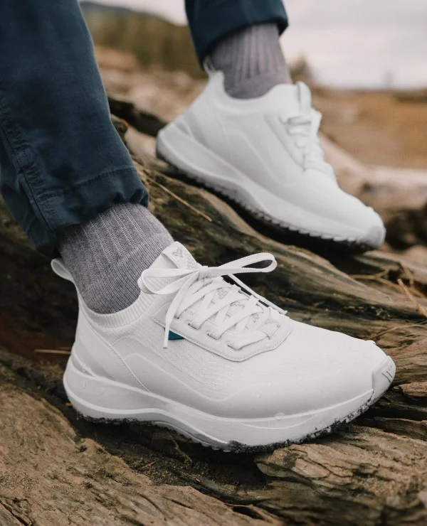 Graphic image of Stormburst Low Top in White.