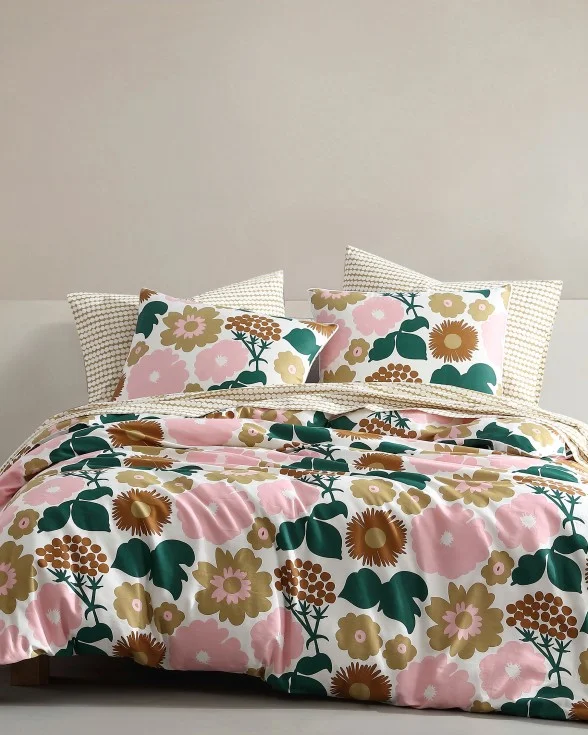 Pieni Kukkatori Duvet cover and sham set