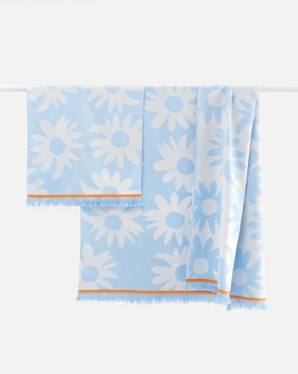 Rakastaa ei rakasta Bath towel