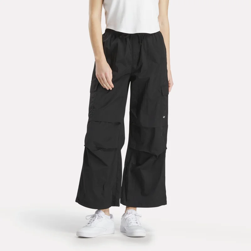 Image of Women's Studio Style Cargo Pants