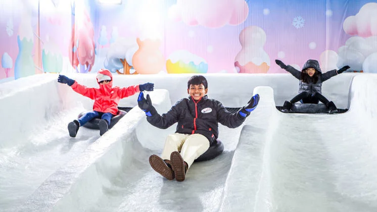 Candy Snow House - Snow slide