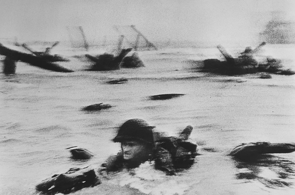 American troops landing on Omaha Beach