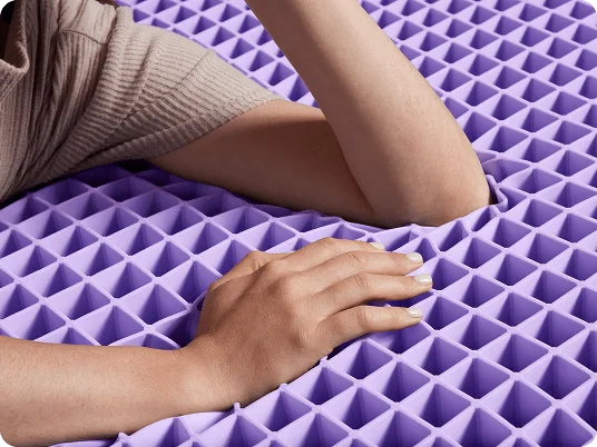 Our patented sleep tech that offers softness, support, and cooling—no trade-offs.