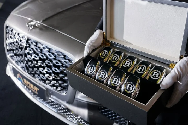 🪽 Bentley Delivers Largest Fleet of Bespoke Flying Spurs to Galaxy Macau