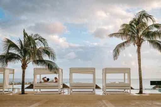 Explore hotels in Cancun.