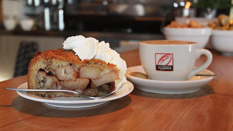 Image description: Apple pie at Winkel 43 in Amsterdam.