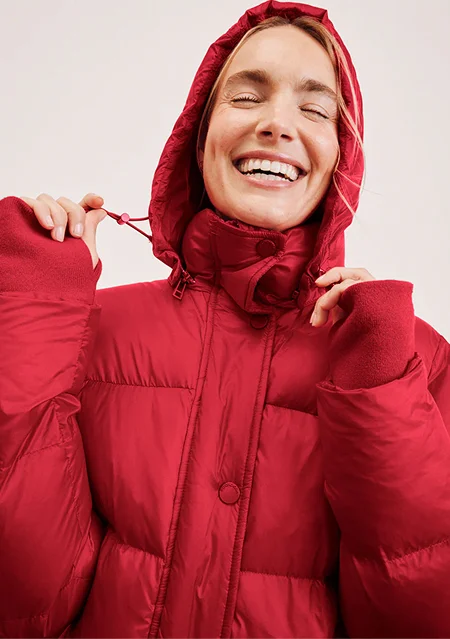 Big Cozy Hooded Puffer Jacket in Holly Red