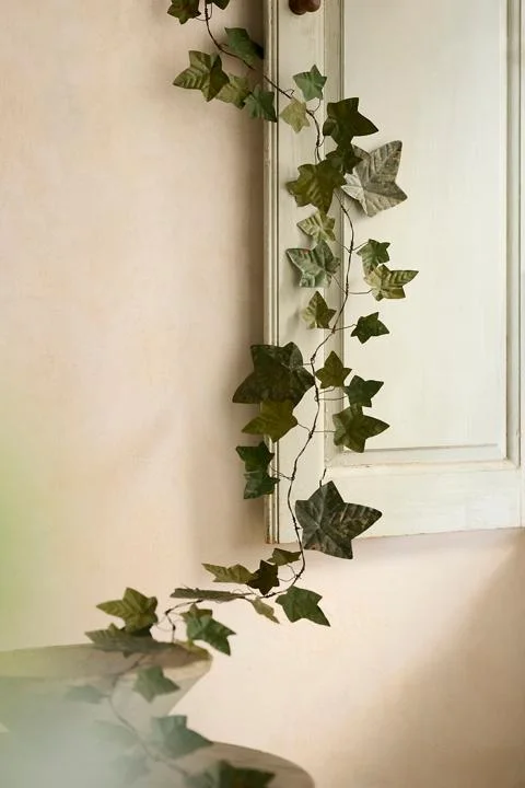 Ivy Leaves Iron Garland