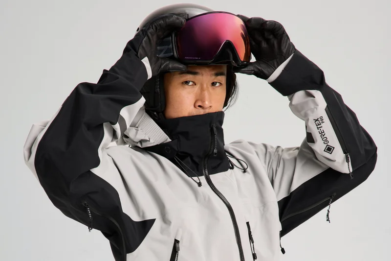 Model wearing the Anon x Fragment Helment and Goggle and Burton x Fragment jacket.