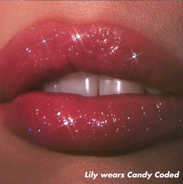 Model wearing Glow reviver lip oil glimmer Model wearing Glow reviver lip oil glimmer