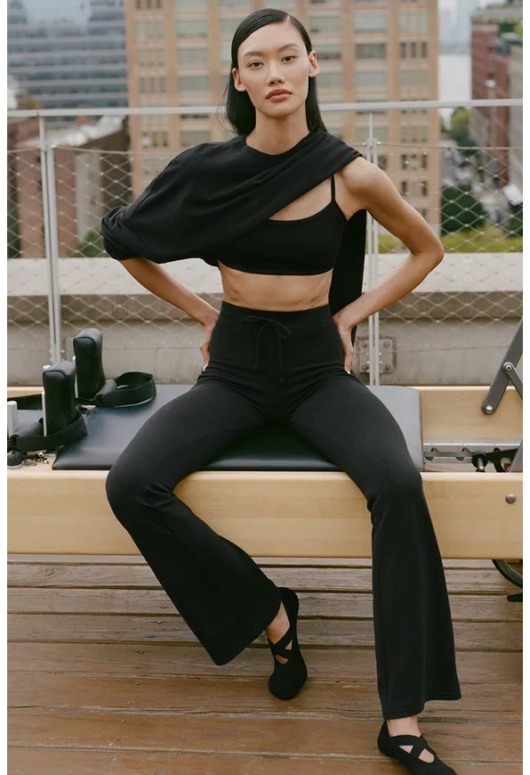 Sway Bootcut Sweatpant - Black - Black / M