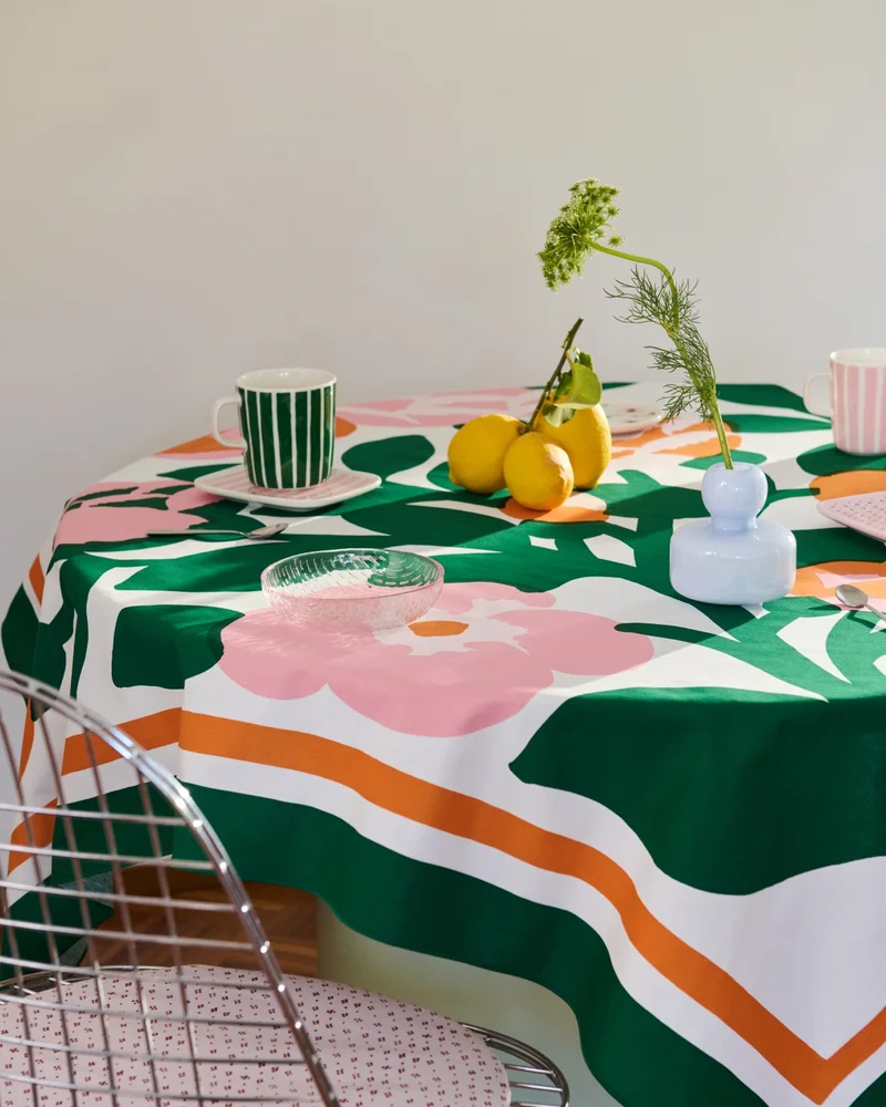 Set the table with blooming joy