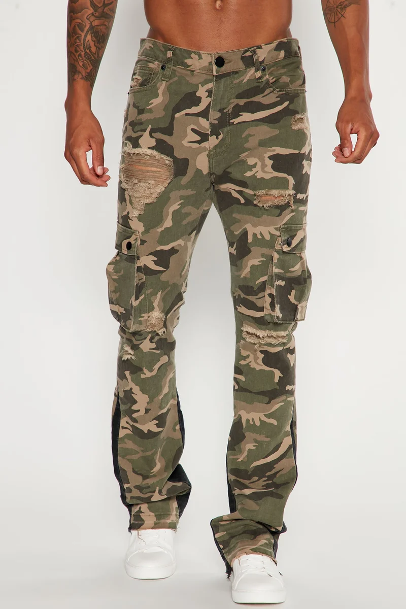Image of Contrast Skinny Stacked Flared Cargo Pants - Camouflage