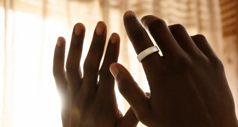 Picture of person wearing Oura ring