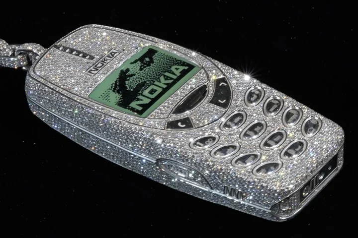 💎 Closer Look at Alex Moss NY's Iced-Out 'SSS4U' and Nokia Phone Chain For Drake