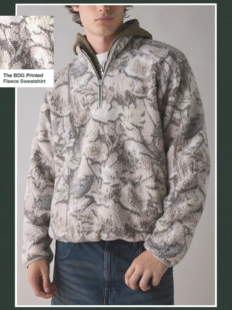 IMAGE-PRINTED FLEECE SWEATSHIRT
