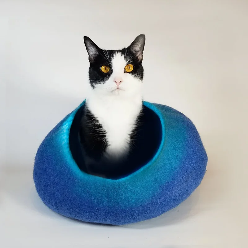 Image of Cerulean Skies Organic Wool Cat Cave - Pet Bed