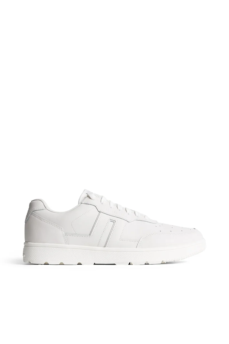 Image of Ace Low-Top Golf Sneaker / White