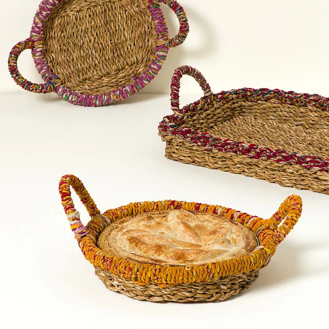 Repurposed Sari Baking Dish Carrier