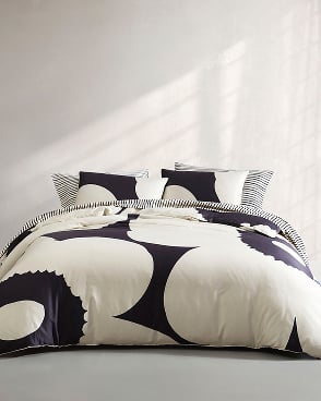 Iso Unikko F/Q Duvet cover and sham set Iso Unikko F/Q Duvet cover and sham set