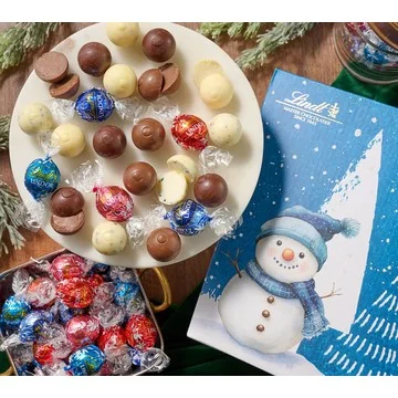 Lindt LINDOR 125 Piece Assorted Truffles with Holiday Box