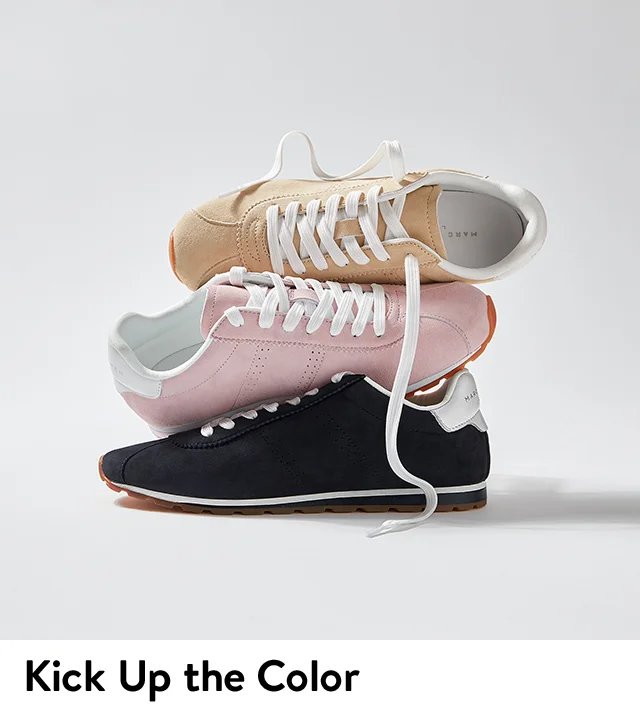 Sneakers in shades of orange, pink and black.