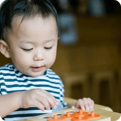 11 Genius Ideas to Keep Kids Busy While They’re Stuck Waiting 11 Genius Ideas to Keep Kids Busy While They’re Stuck Waiting