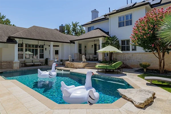 Explore the food scene while staying in your vacation home in Austin, Texas.