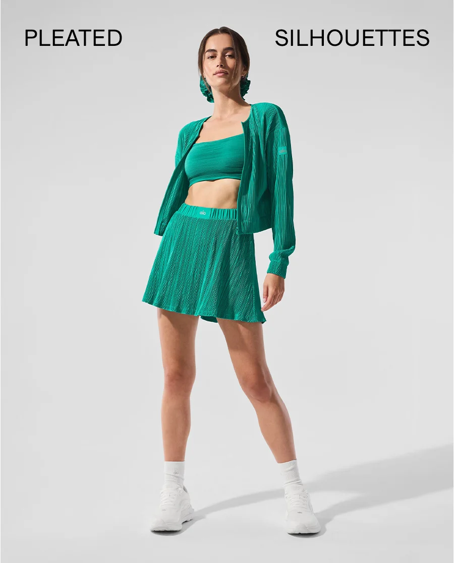 PLEATED SILHOUETTES