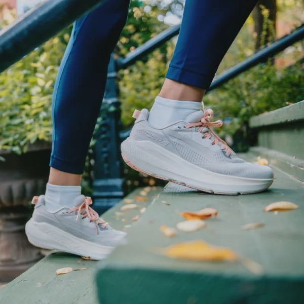 Women's shoes