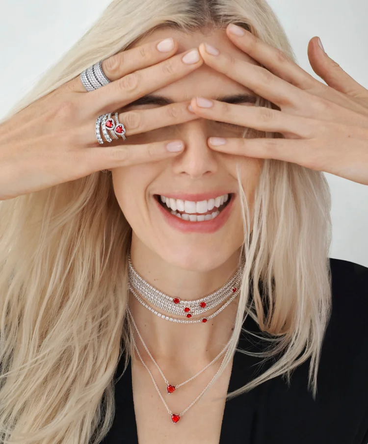 Model Agyness Deyn shines in Pandora.