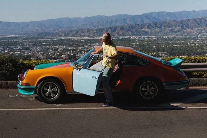 🎨 Sean Wotherspoon Unveils Multicolored Porsche 911 Carrera 2.7 RS Art Car