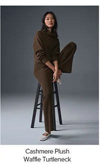 Cashmere Plush Waffle Turtleneck