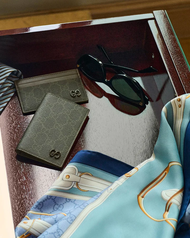 Wallet Discover more on the Gucci website