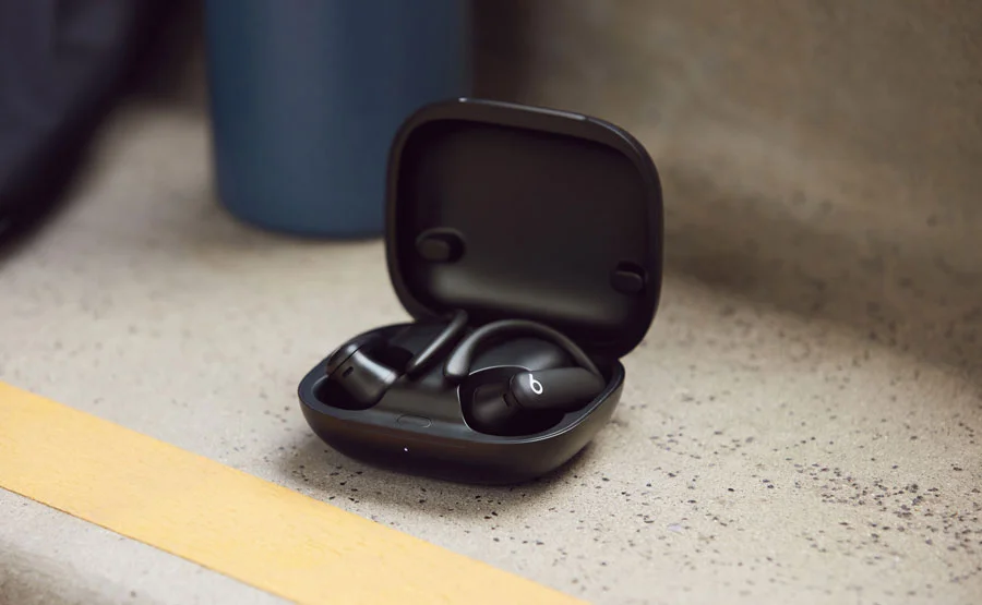 Basketball player wearing Powerbeats Pro 2