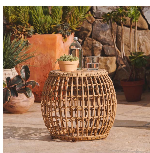 Calova side table.