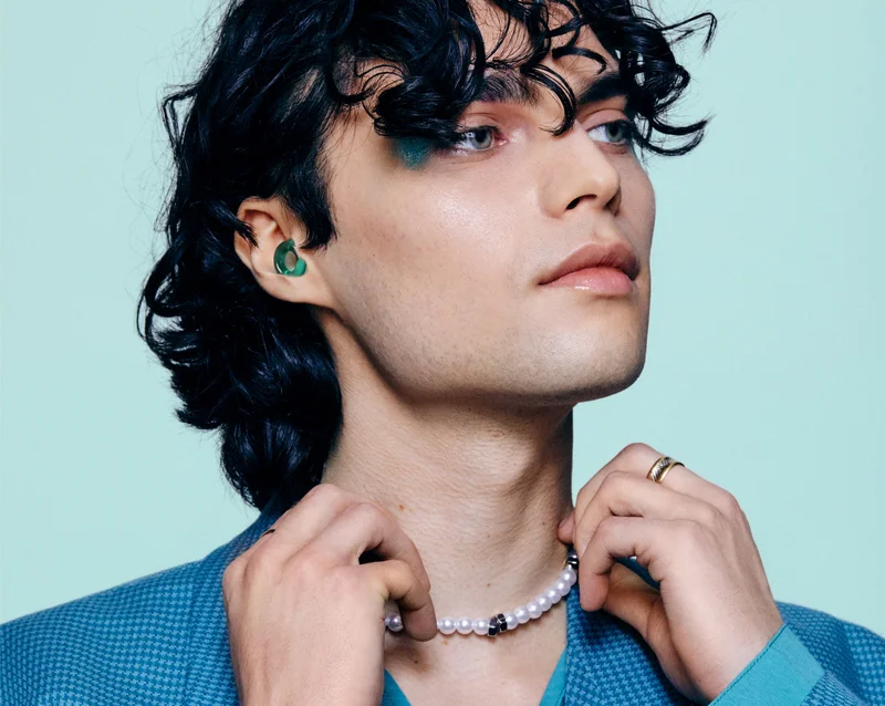 A MAN WEARING ENGAGE EQUINOX