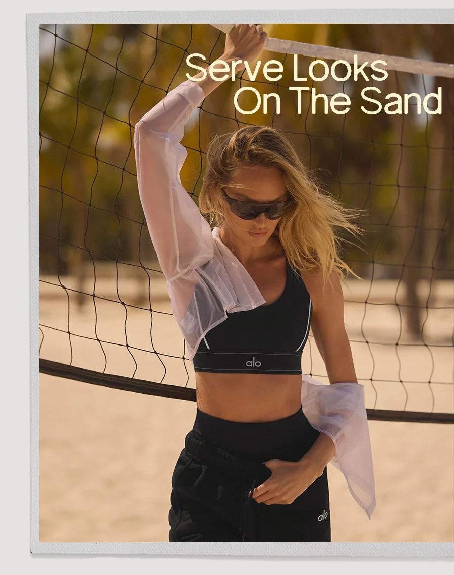 SERVE LOOKS ON THE SAND