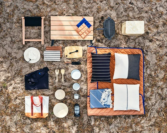 SOLUPPGANG Collection arranged on the ground