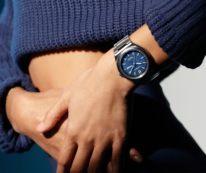 Closeup of AW0130-85L on a wrist