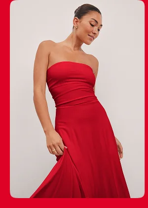 Featherweight Strapless Dress in Candy Apple Red Heather